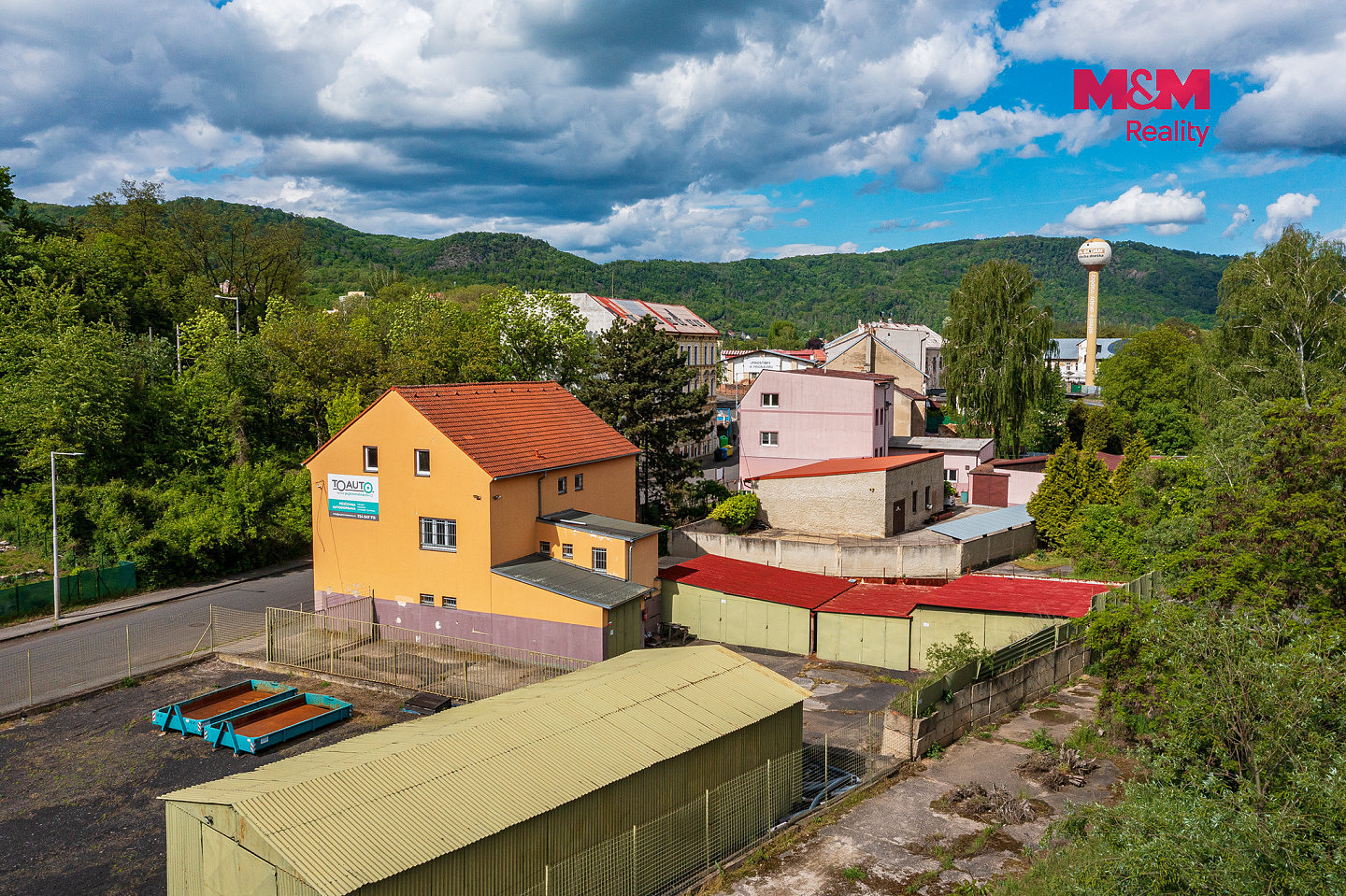 Prodej obchodních prostor 240 m² – fotografie 2