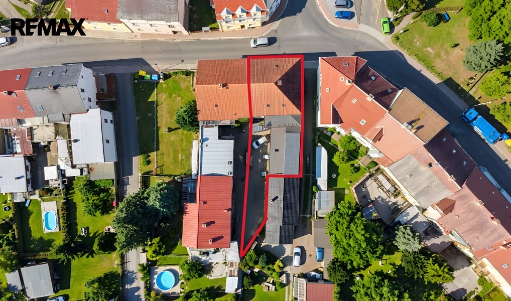 Prodej domu 170 m² s pozemkem 405 m², Hrob – náhled fotky 5