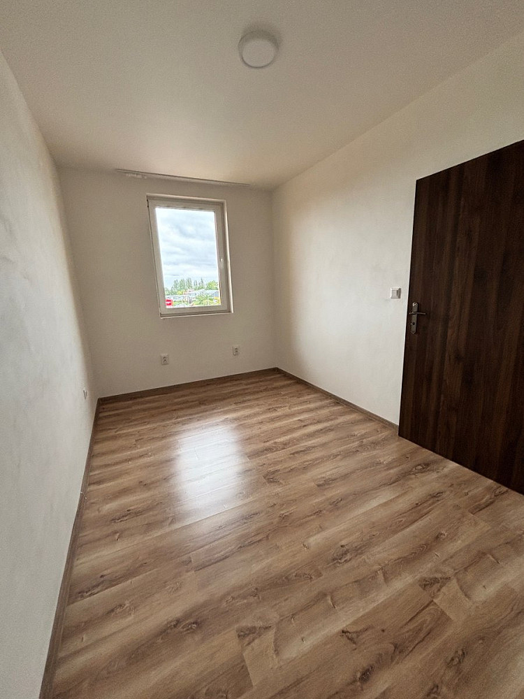 Pronájem bytu 2+kk 40 m² – fotografie 3