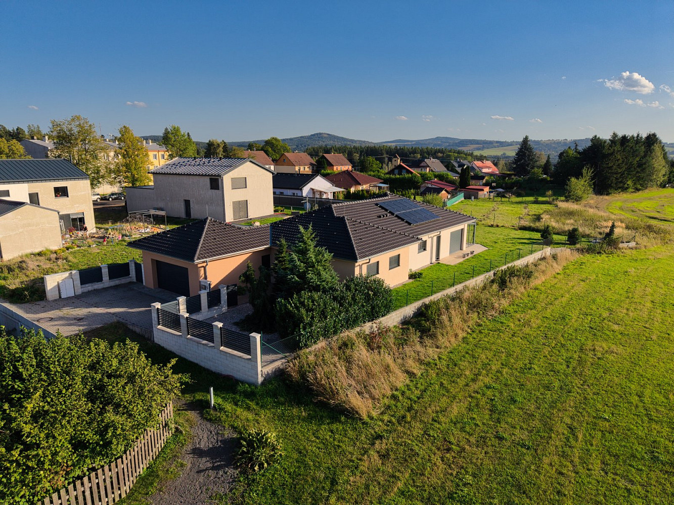 Prodej domu 190 m² s pozemkem 1 000 m²