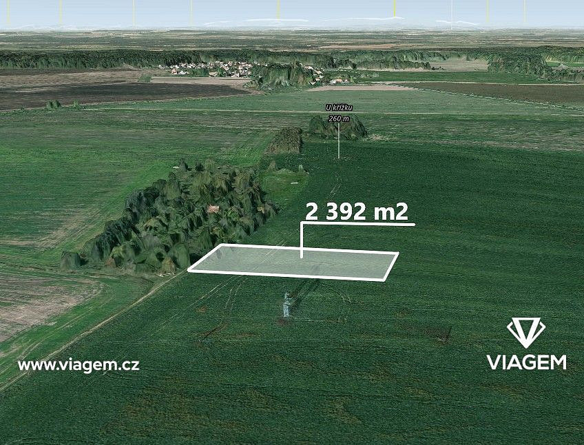 Prodej pole 2 392 m²
