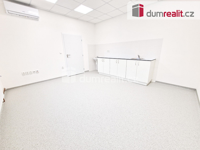 Pronájem komerčního objektu (jiného typu) 40 m² — photo 2