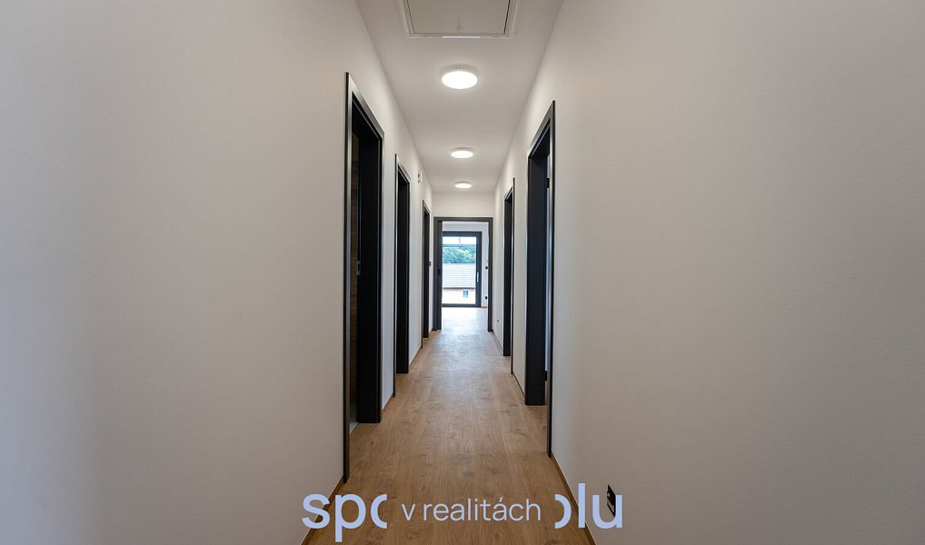 Prodej domu 113 m² s pozemkem 702 m², Zlámanec – náhled fotky 40
