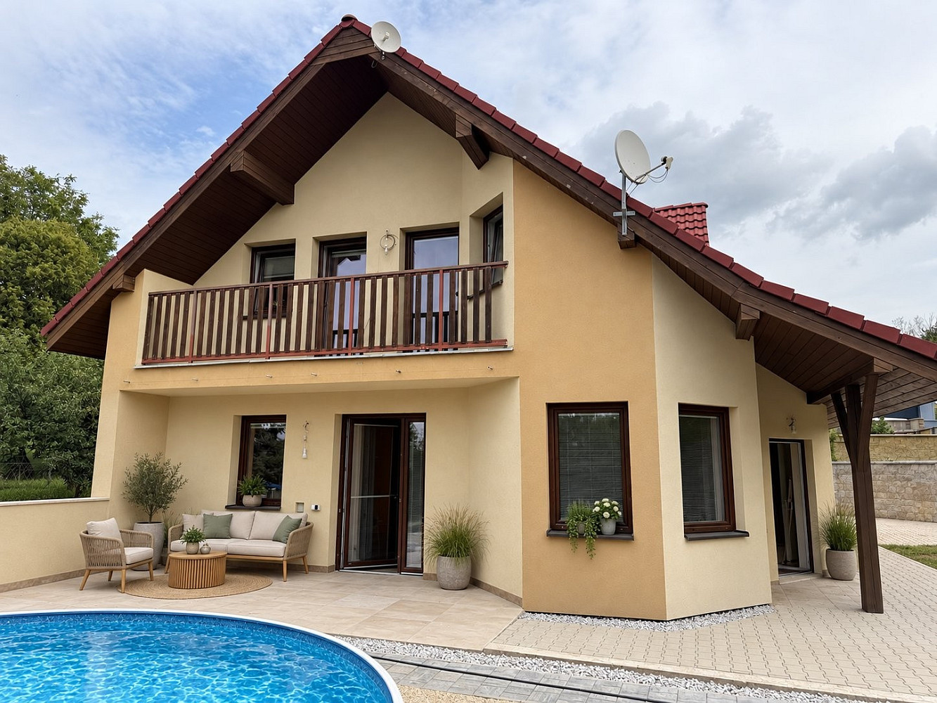 Prodej domu 166 m² s pozemkem 1 392 m²