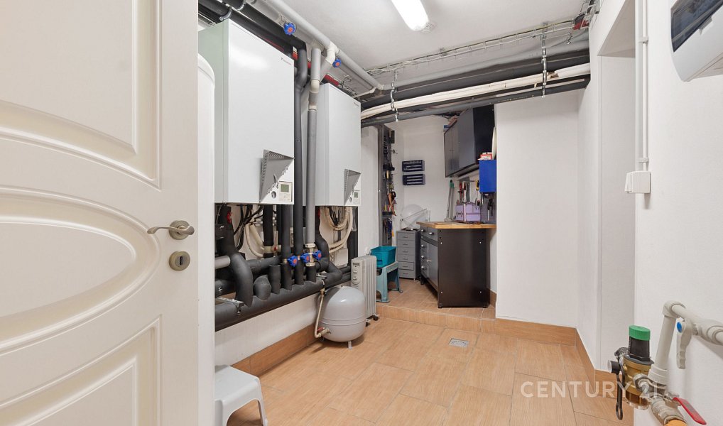 Prodej domu 425 m² s pozemkem 1 675 m², Praha – náhled fotky 38