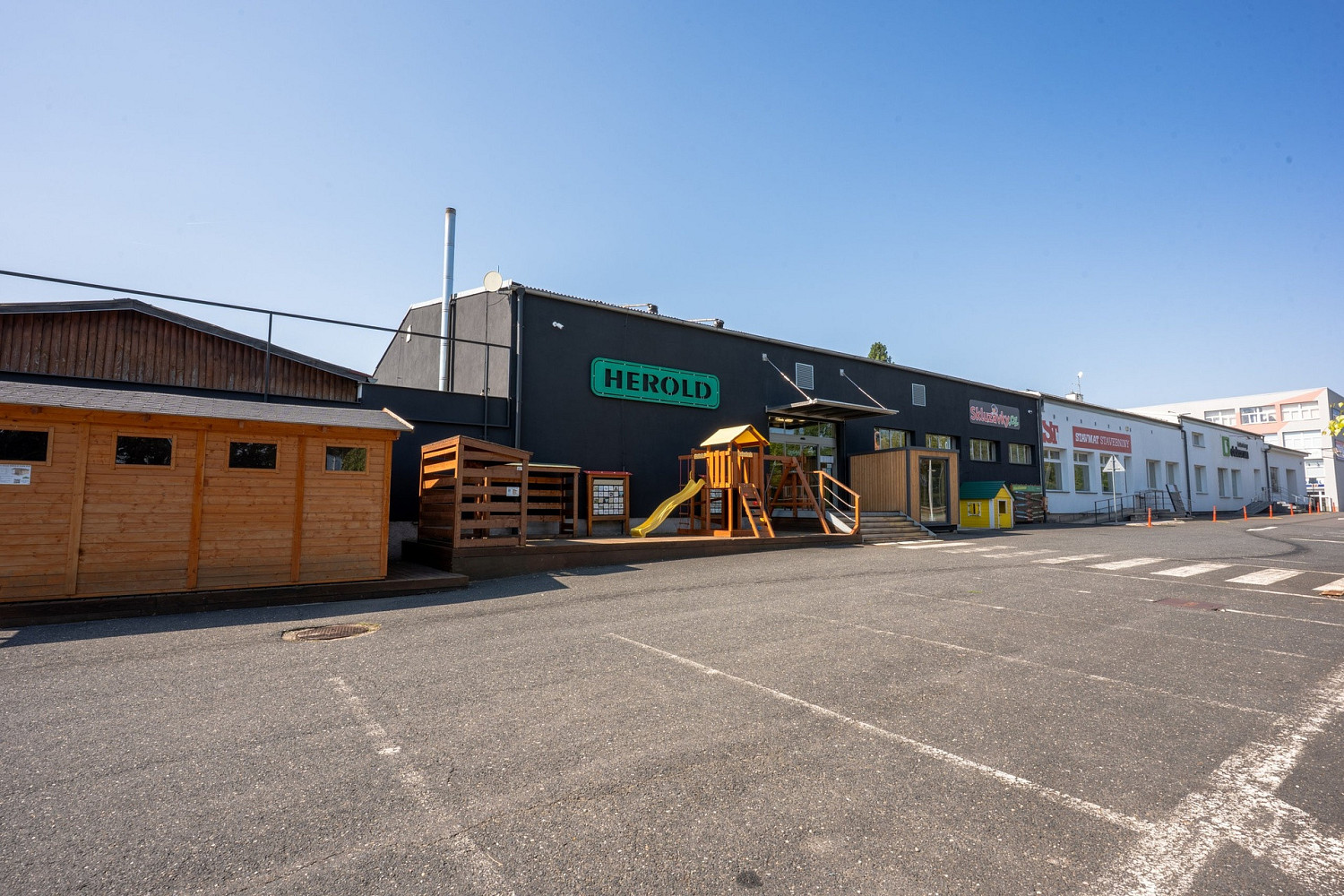 Prodej obchodních prostor 1 200 m² – fotografie 3