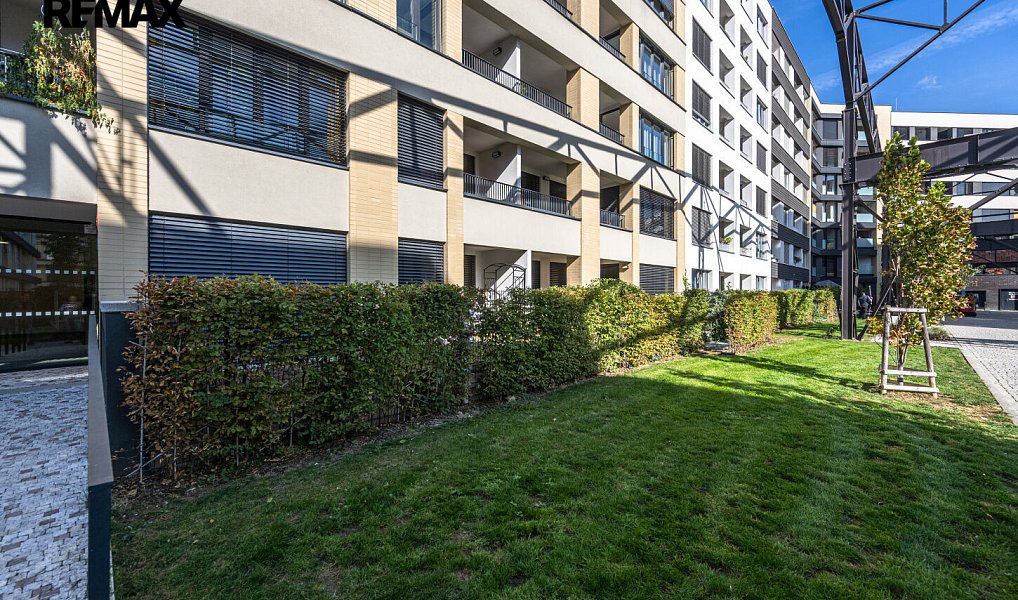 Pronájem bytu 2+kk 60 m², Praha – náhled fotky 4