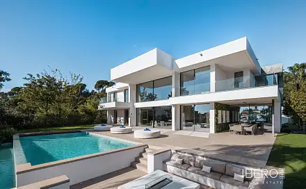 Prodej domu 573 m² s pozemkem 2 616 m², El Madroñal, Španělsko