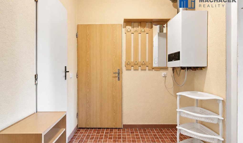 Prodej domu 350 m² s pozemkem 207 m², Dubí – náhled fotky 30