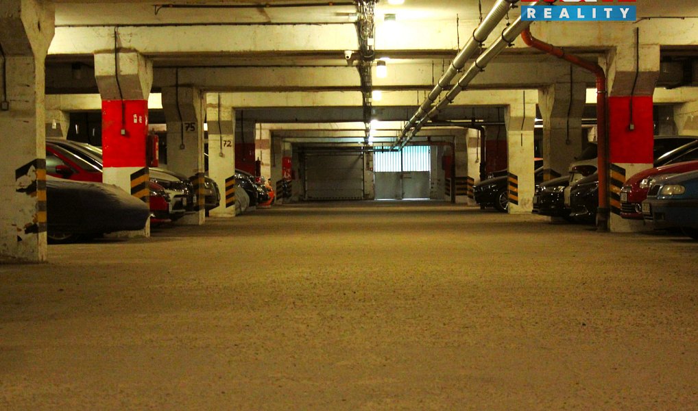 Pronájem garážového stání, 12 m2, Praha, ul. Ve Lhotce, Praha – náhled fotky 3