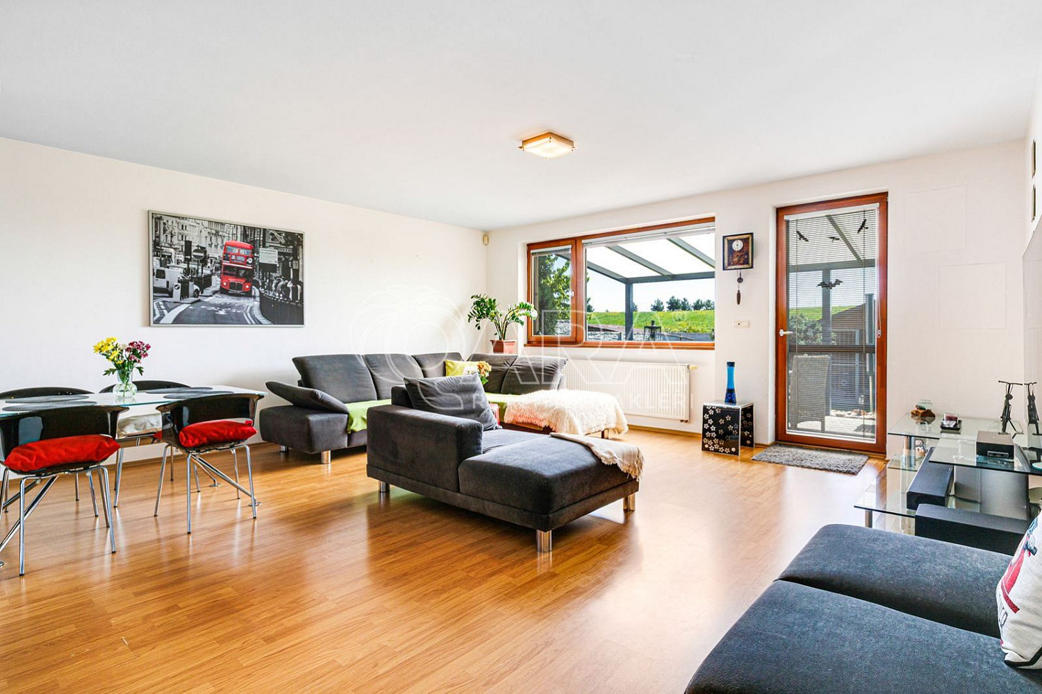 Prodej domu 174 m² s pozemkem 275 m² – fotografie 2