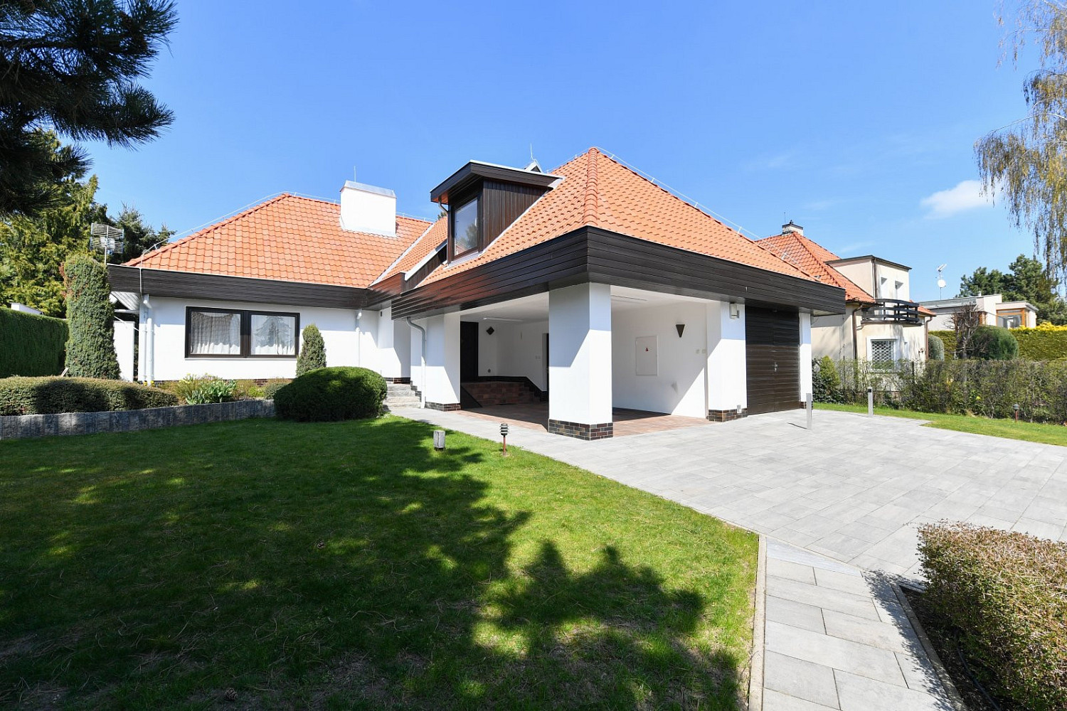 Pronájem kanceláře 417 m² – fotografie 2