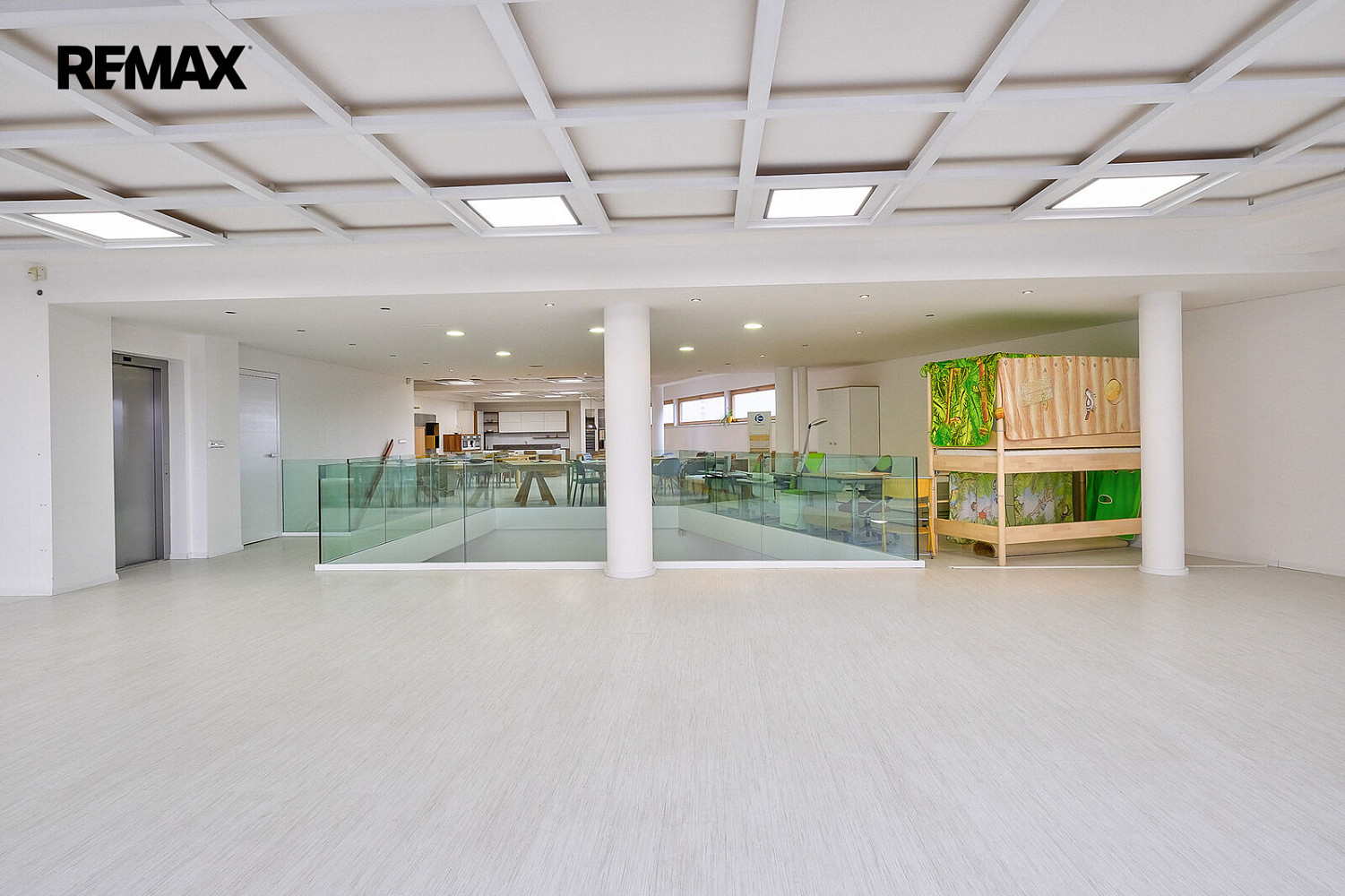 Pronájem obchodních prostor 97 m² – fotografie 4