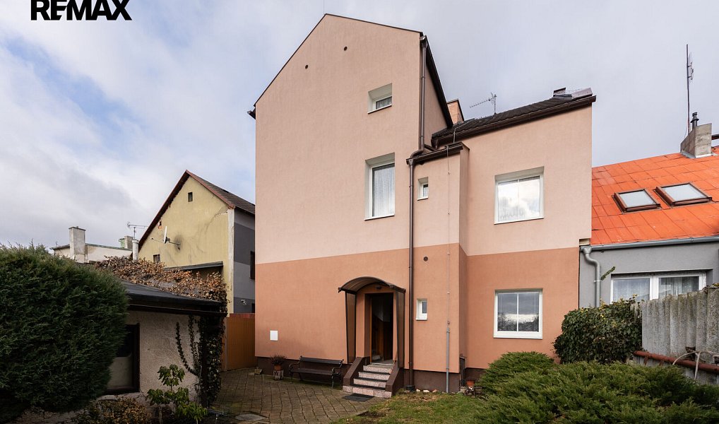 Prodej domu 207 m² s pozemkem 354 m², Spořice – náhled fotky 2