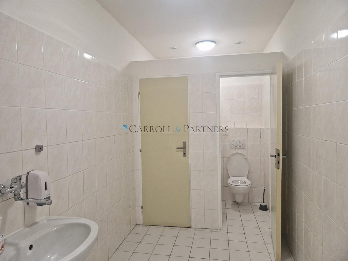Pronájem komerčního objektu (jiného typu) 75 m² — photo 3