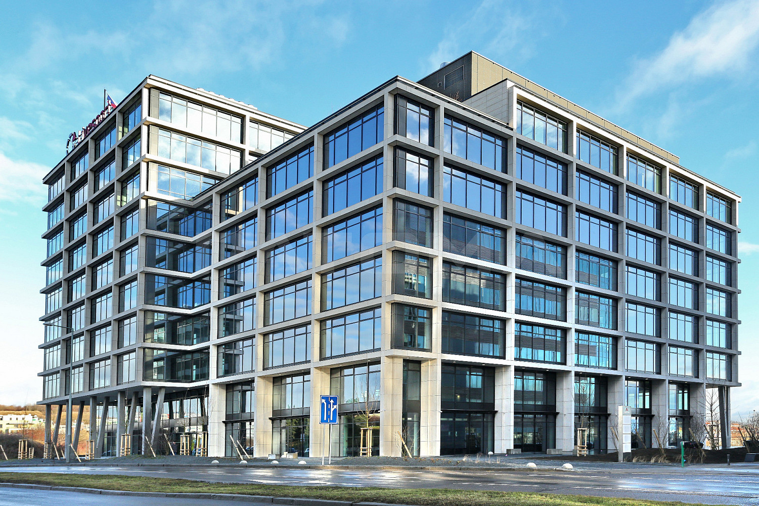 Pronájem kanceláře 460 m²