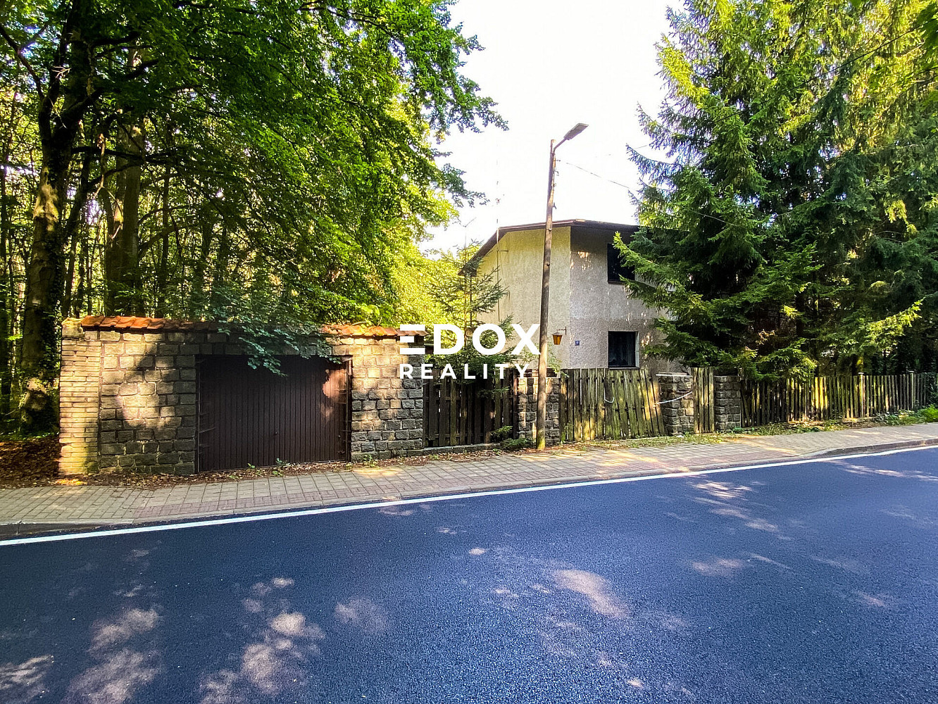 Prodej domu 300 m² s pozemkem 2 228 m²