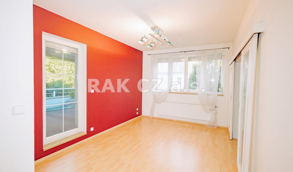Prodej domu 577 m² s pozemkem 676 m², Praha – náhled fotky 9