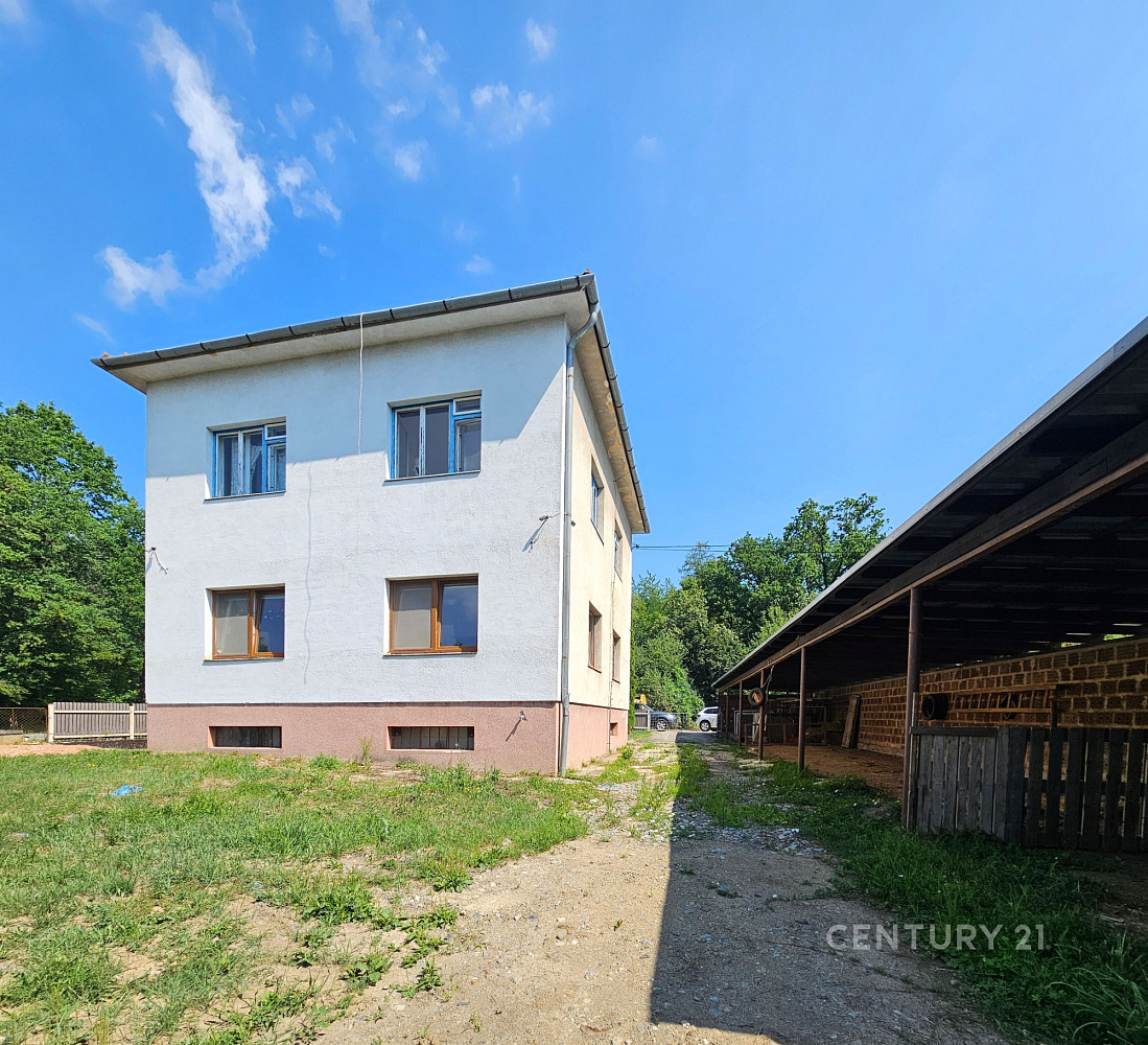 Prodej domu 144 m² s pozemkem 2 222 m²