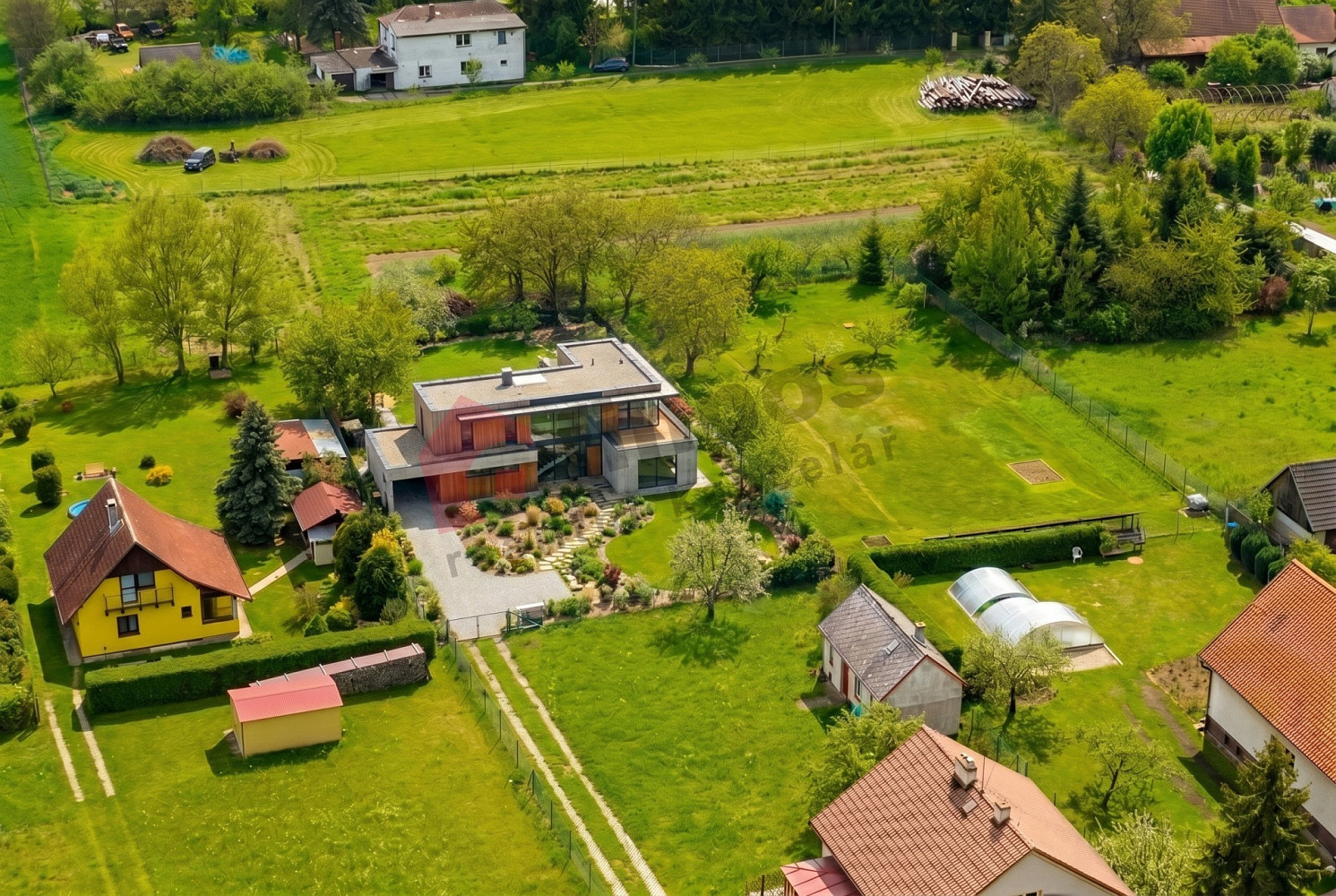 Prodej stavebního pozemku 1 435 m² – pohled 3
