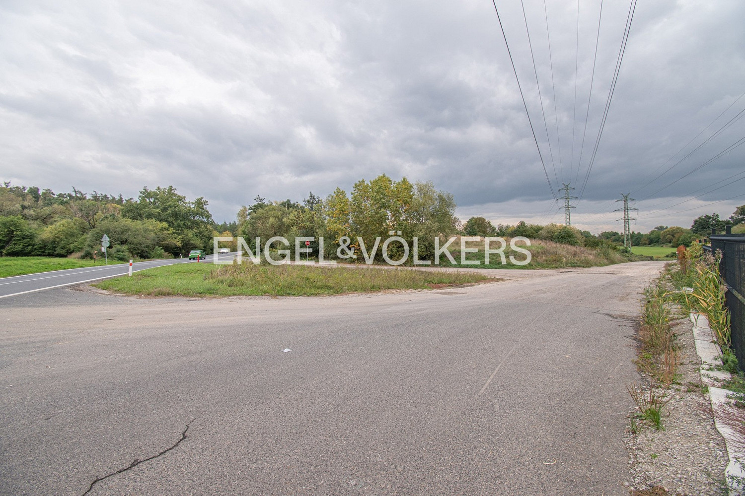 Pronájem komerčního pozemku 2 596 m² – fotografie 2