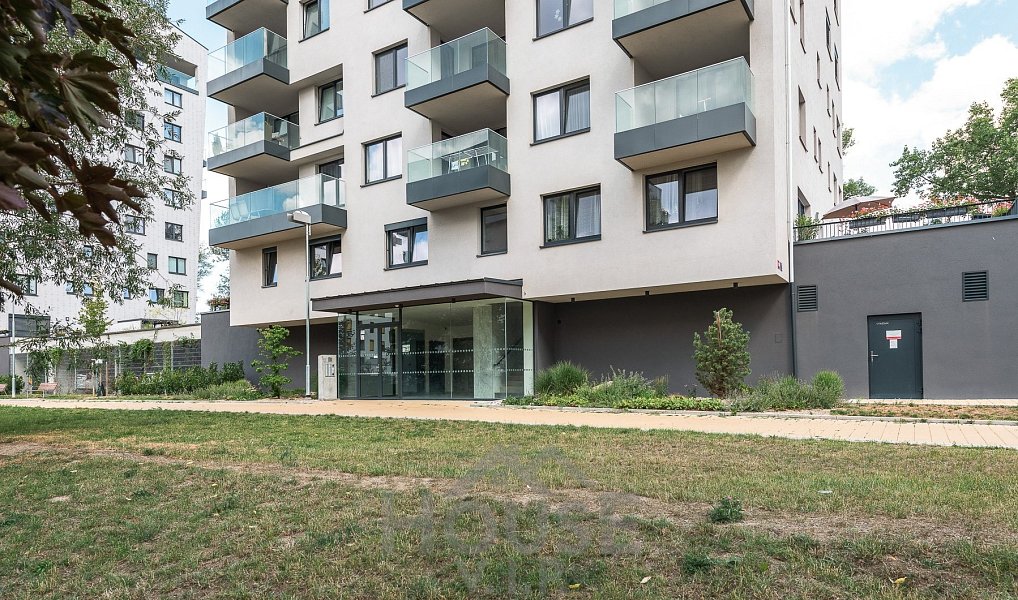 Prodej bytu 2+kk 60 m², Praha – náhled fotky 36