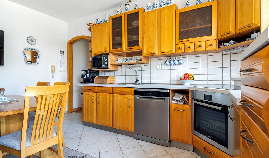 Prodej domu 237 m² s pozemkem 1 323 m², Horní Jelení – náhled fotky 4
