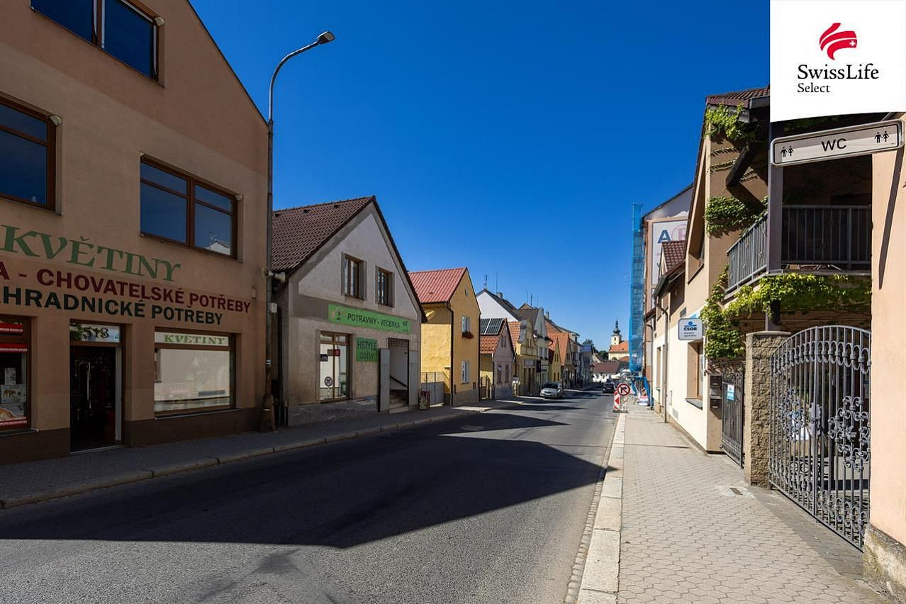 Prodej domu 260 m² s pozemkem 742 m² – fotografie 2