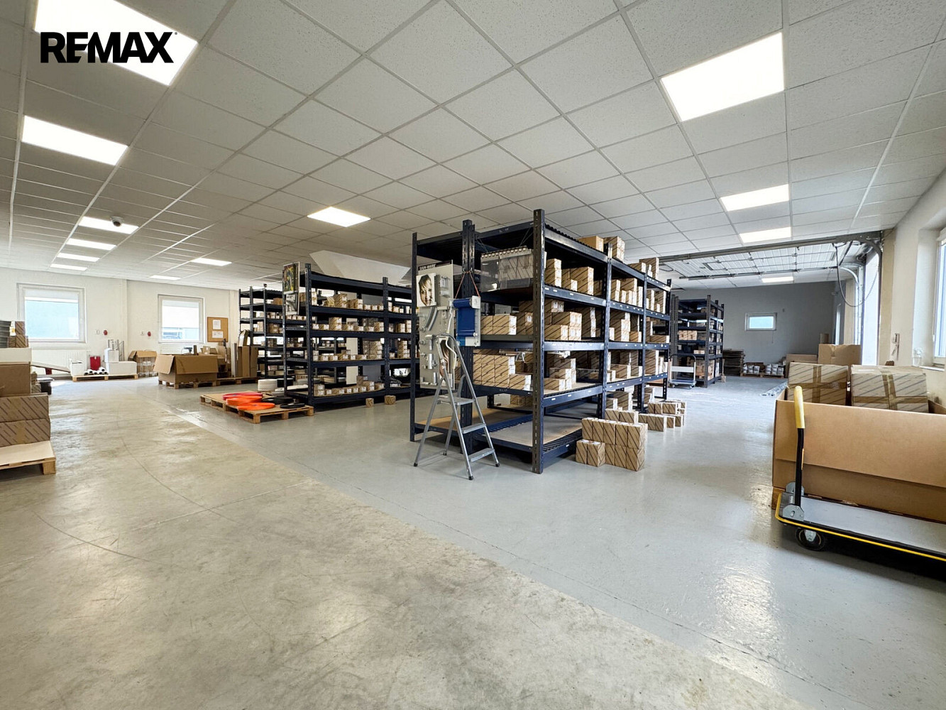 Pronájem skladovacích prostor 400 m²