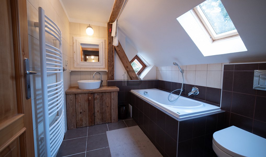 Prodej chaty/chalupy 242 m² s pozemkem 1 129 m², Kašperské Hory – náhled fotky 32