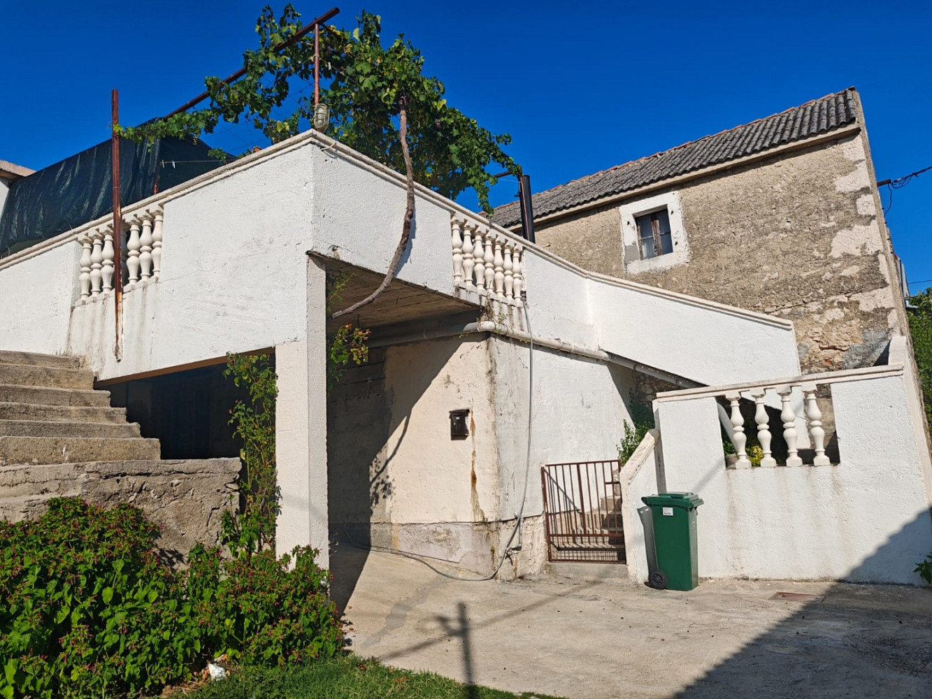 Prodej domu 184 m² s pozemkem 13 m²