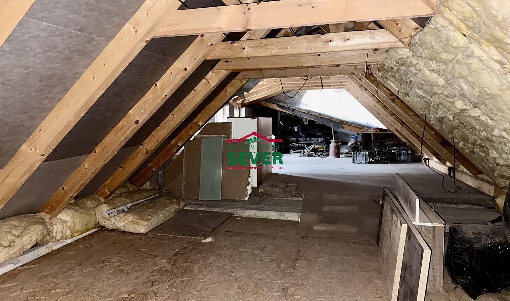Prodej domu 220 m² s pozemkem 1 576 m², Louny – náhled fotky 37