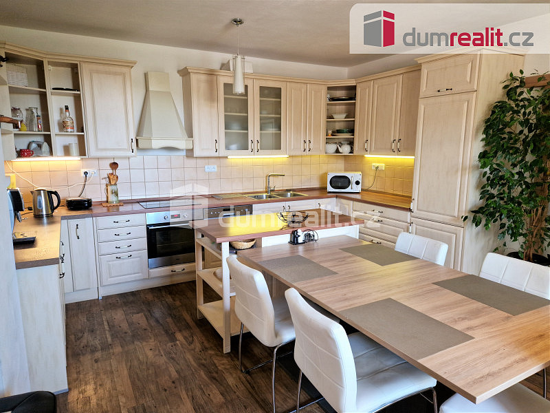 Prodej domu 334 m² s pozemkem 2 140 m² – fotografie 4
