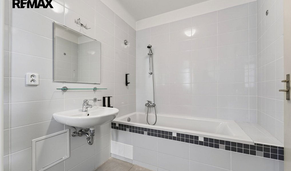 Pronájem bytu 3+1 130 m², Praha – náhled fotky 14