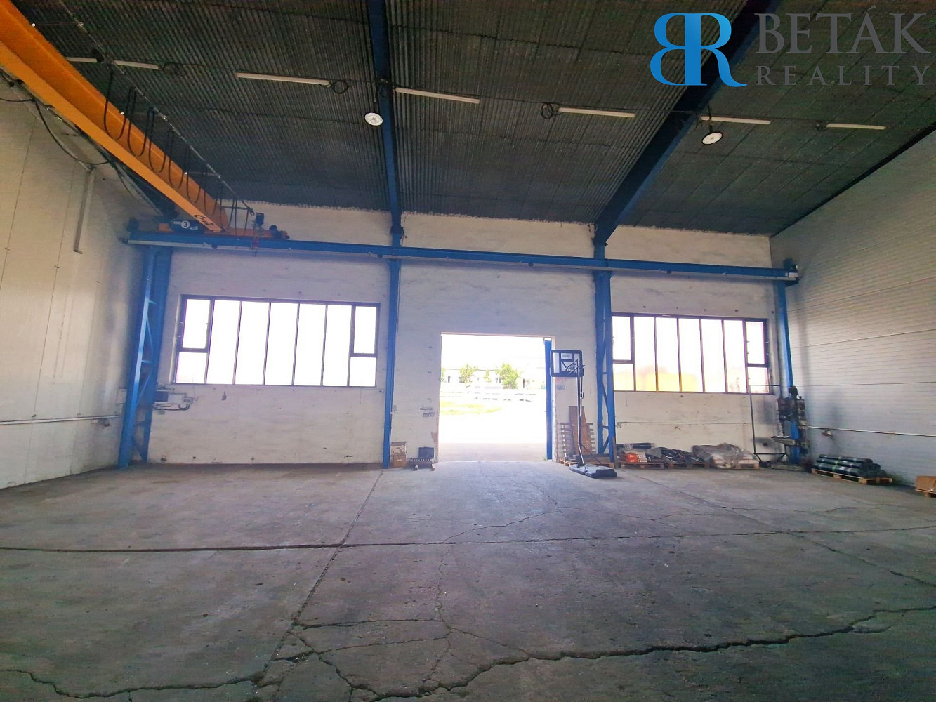 Pronájem skladovacích prostor 300 m² – fotografie 4