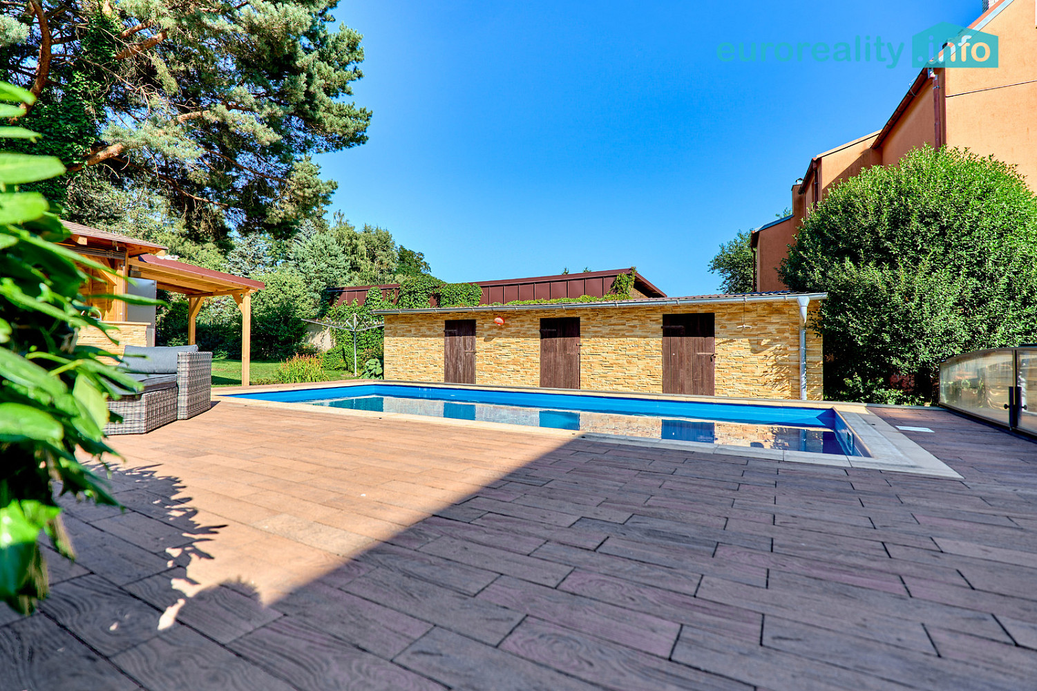 Prodej domu 470 m² s pozemkem 682 m² – fotografie 2