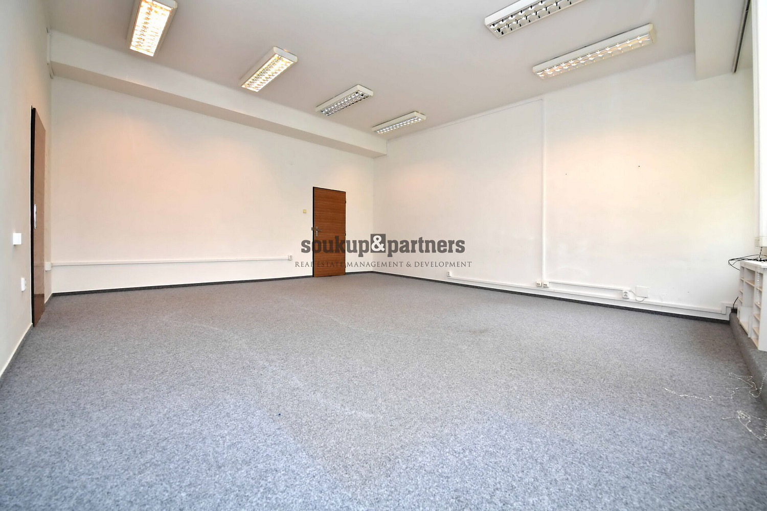 Pronájem kanceláře 36 m² – fotografie 3