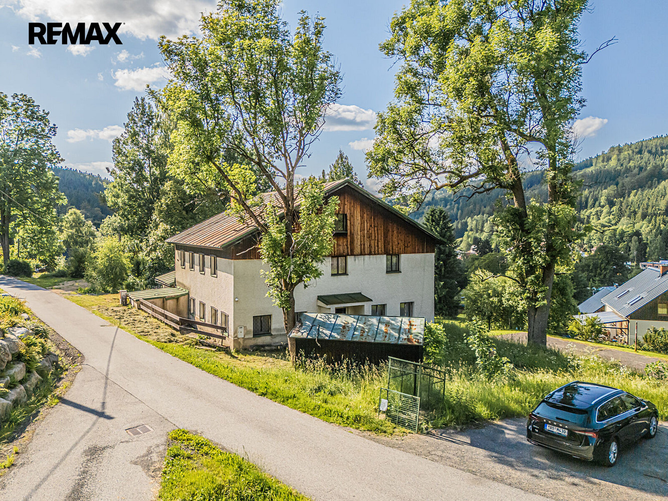 Prodej komerčního objektu (jiného typu) 460 m²