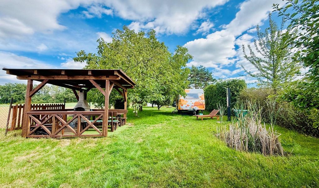 Prodej stavebního pozemku 742 m², Dobřany – náhled fotky 2