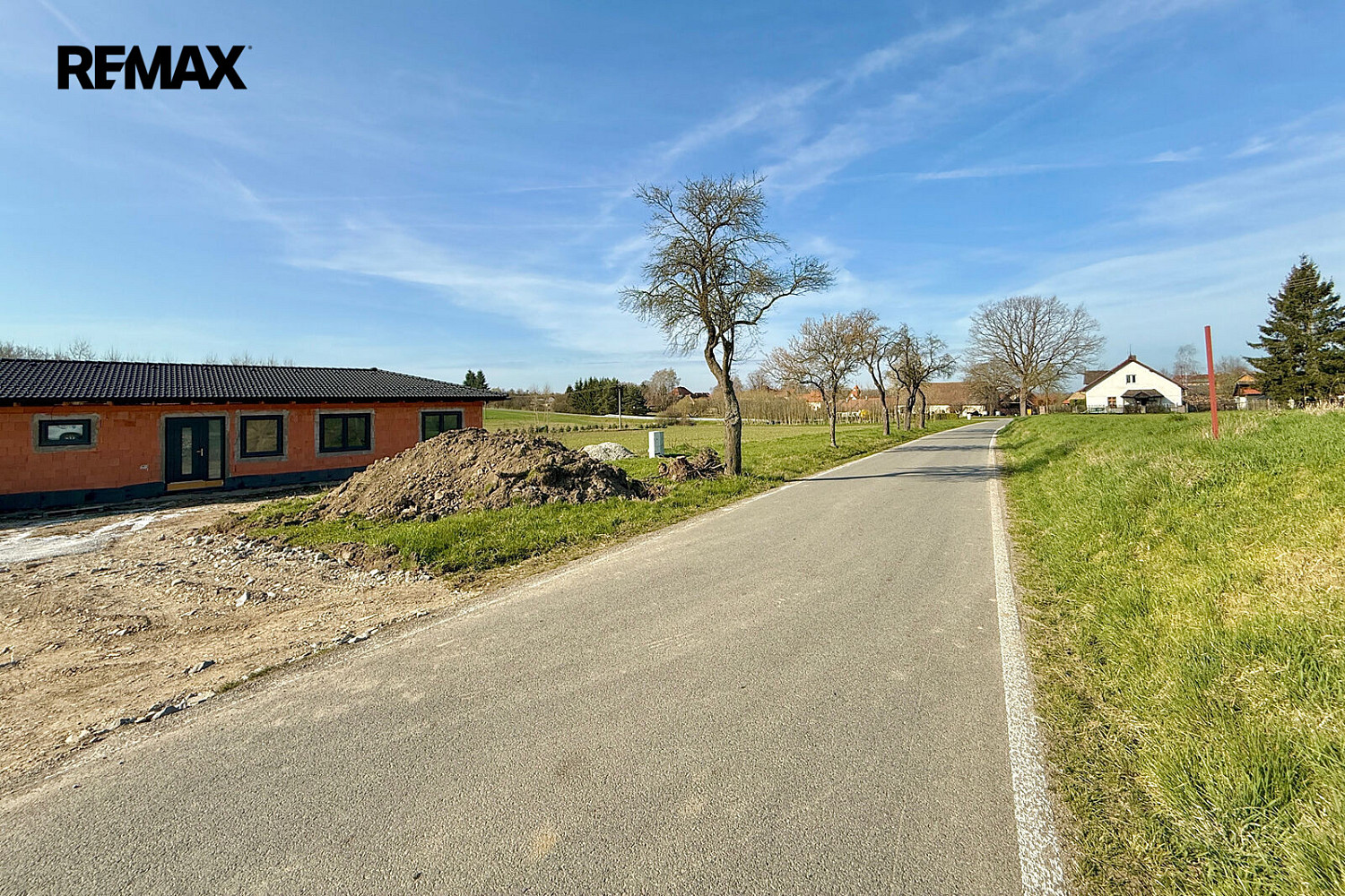 Prodej stavebního pozemku 2 793 m² – fotografie 2