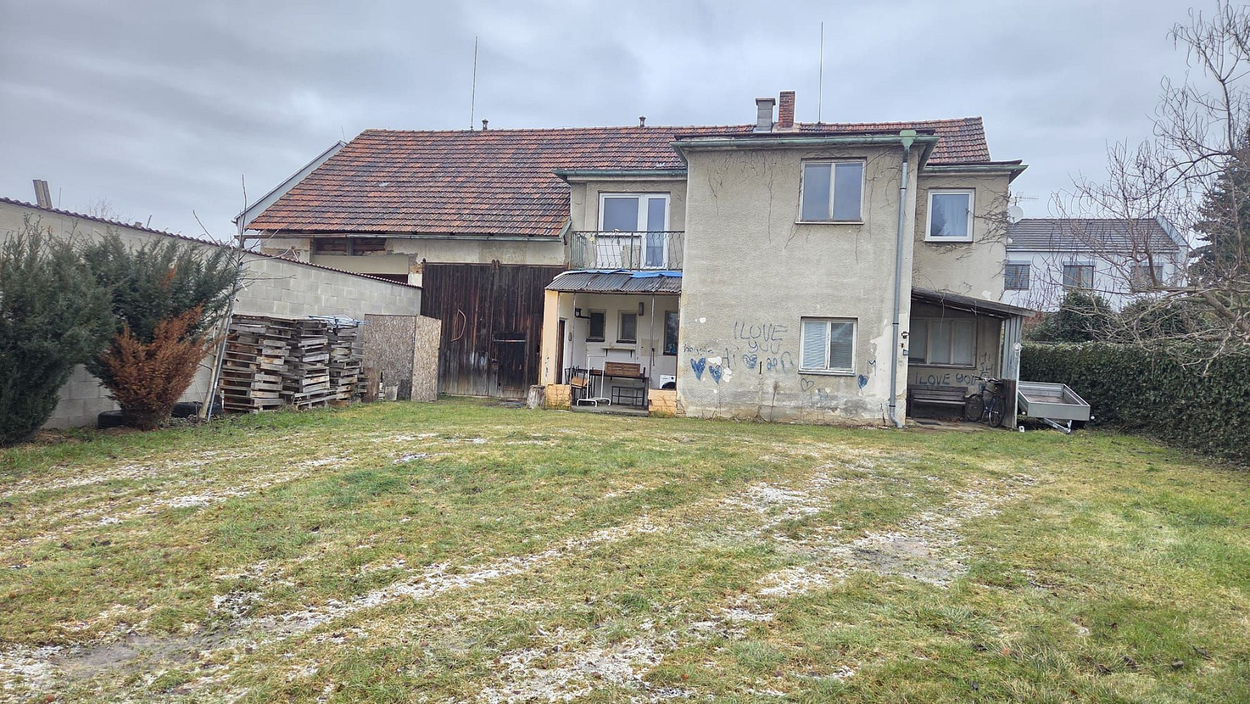 Prodej domu 180 m² s pozemkem 704 m²