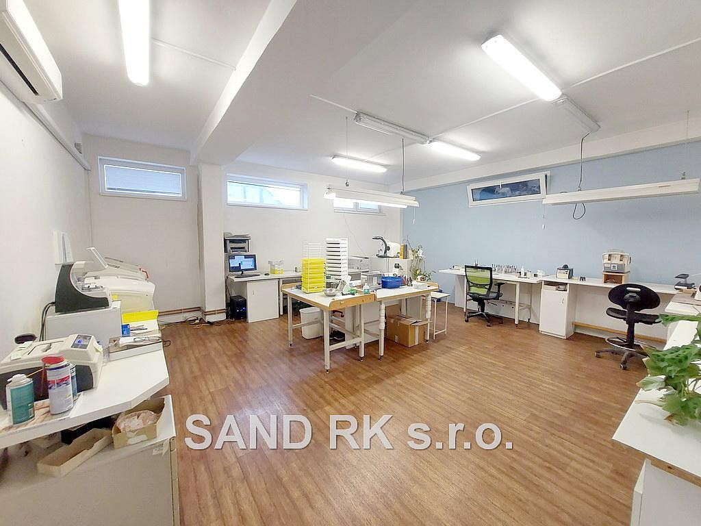 Pronájem komerčního objektu (jiného typu) 400 m² – fotografie 2
