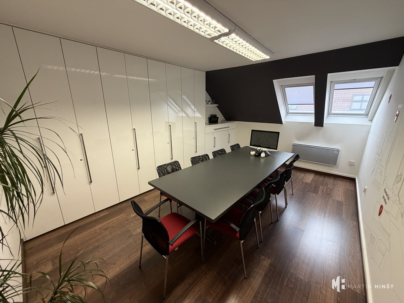 Pronájem kanceláře 100 m² — photo 2