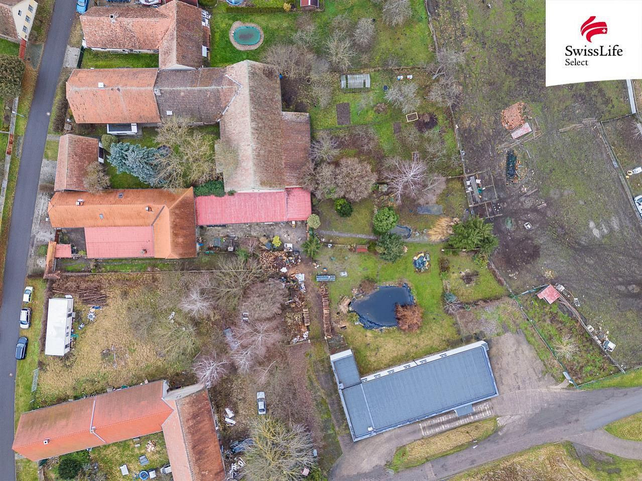 Prodej komerčního pozemku 946 m² – fotografie 2