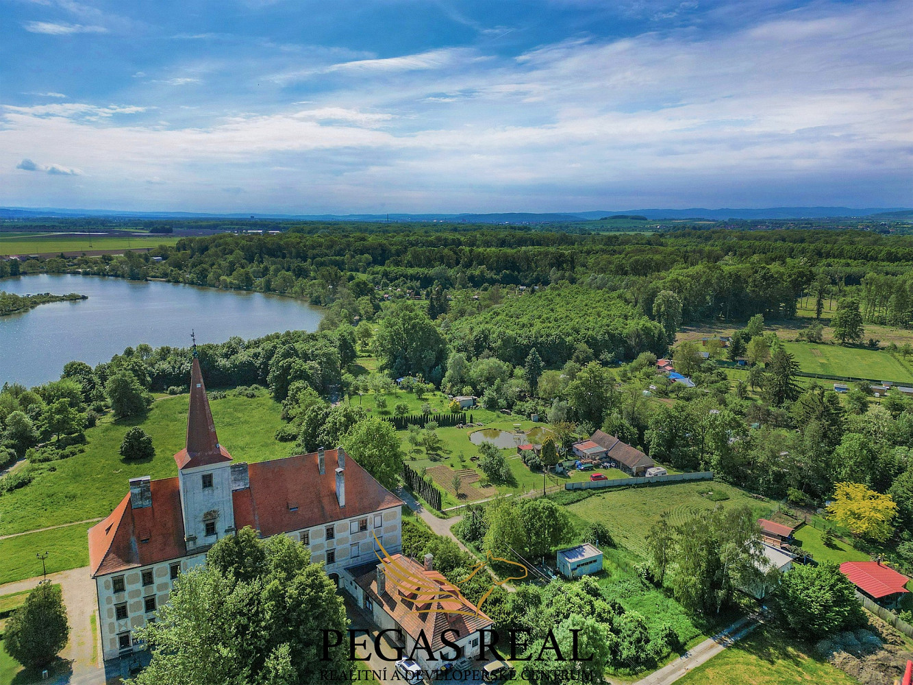Prodej stavebního pozemku 2 365 m² – pohled 6