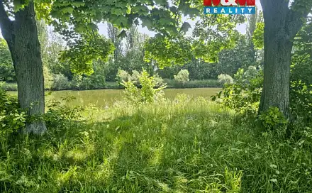 Prodej louky 1 878 m², Hradec Králové - Pražské Předměstí