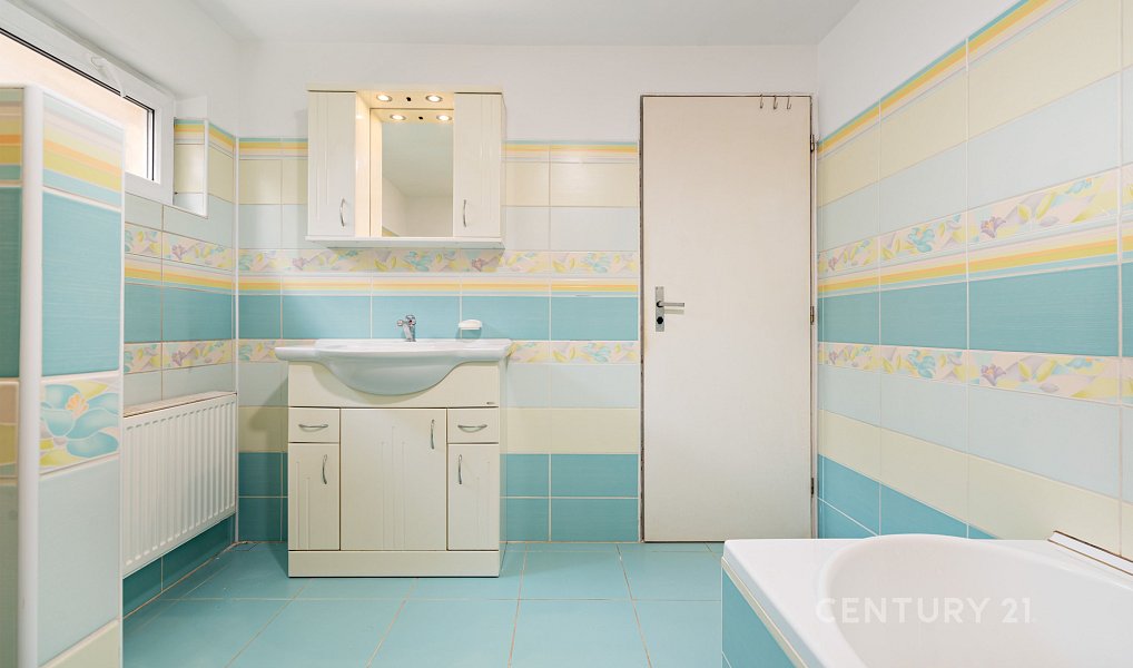 Prodej domu 143 m² s pozemkem 321 m², Žlutice – náhled fotky 3