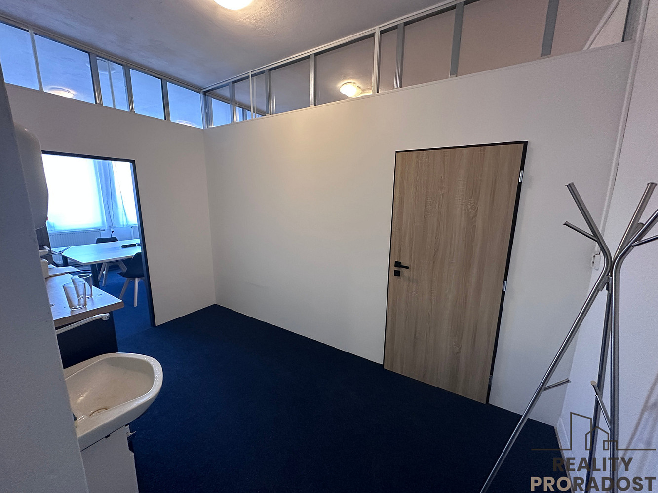 Pronájem kanceláře 38 m² – fotografie 2