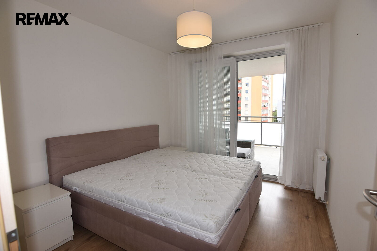 Pronájem bytu 2+kk 62 m² – fotografie 3