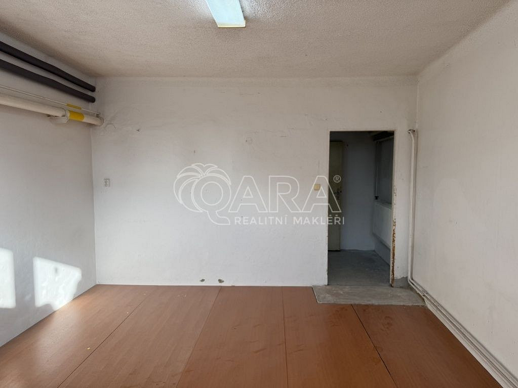Pronájem obchodních prostor 28 m² – fotografie 2